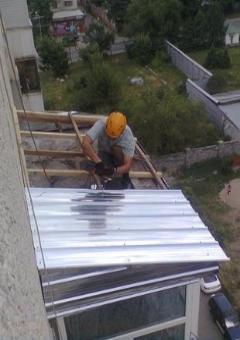 Ремонт покрытия крыши балкона - фото 1